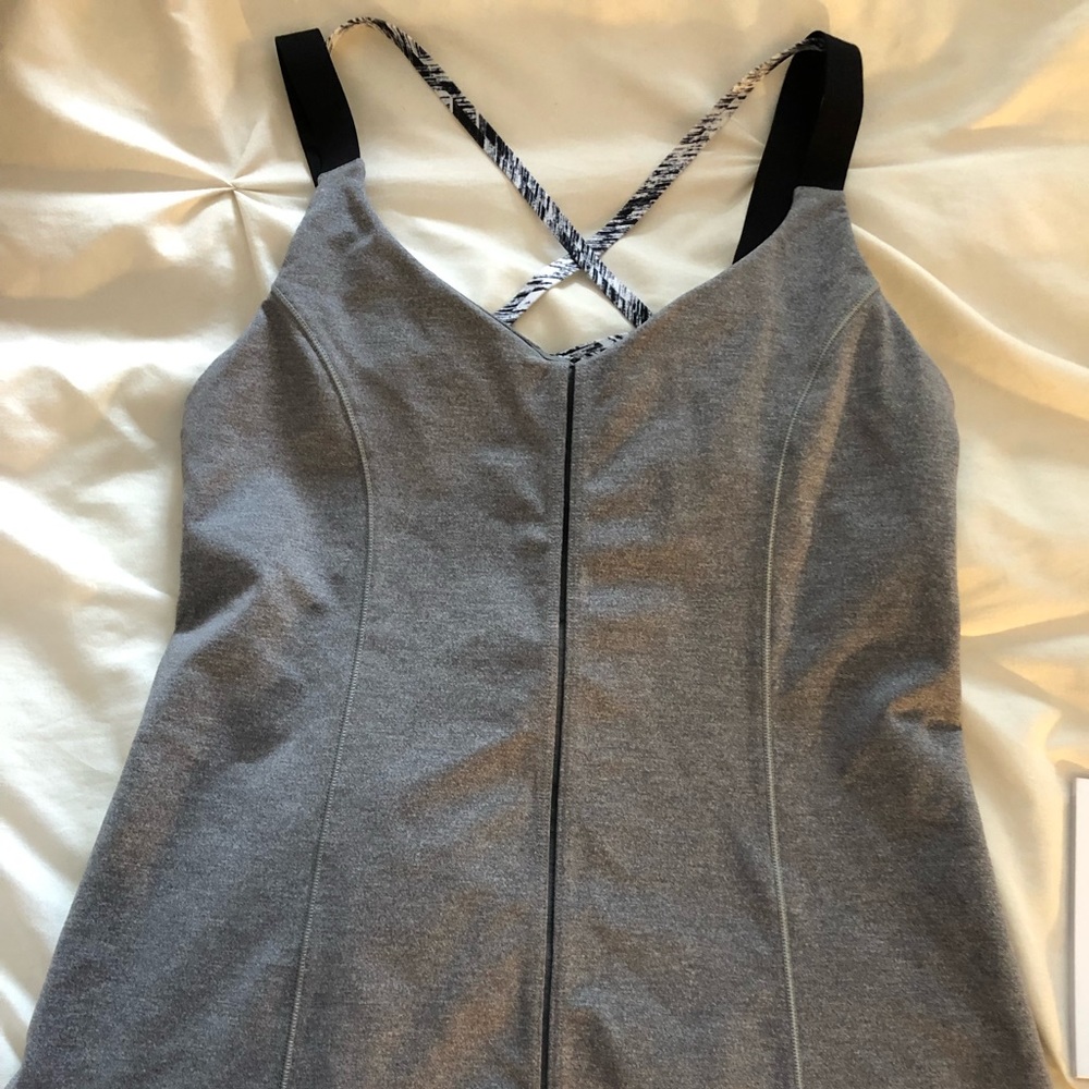 Grey lululemon tank!!